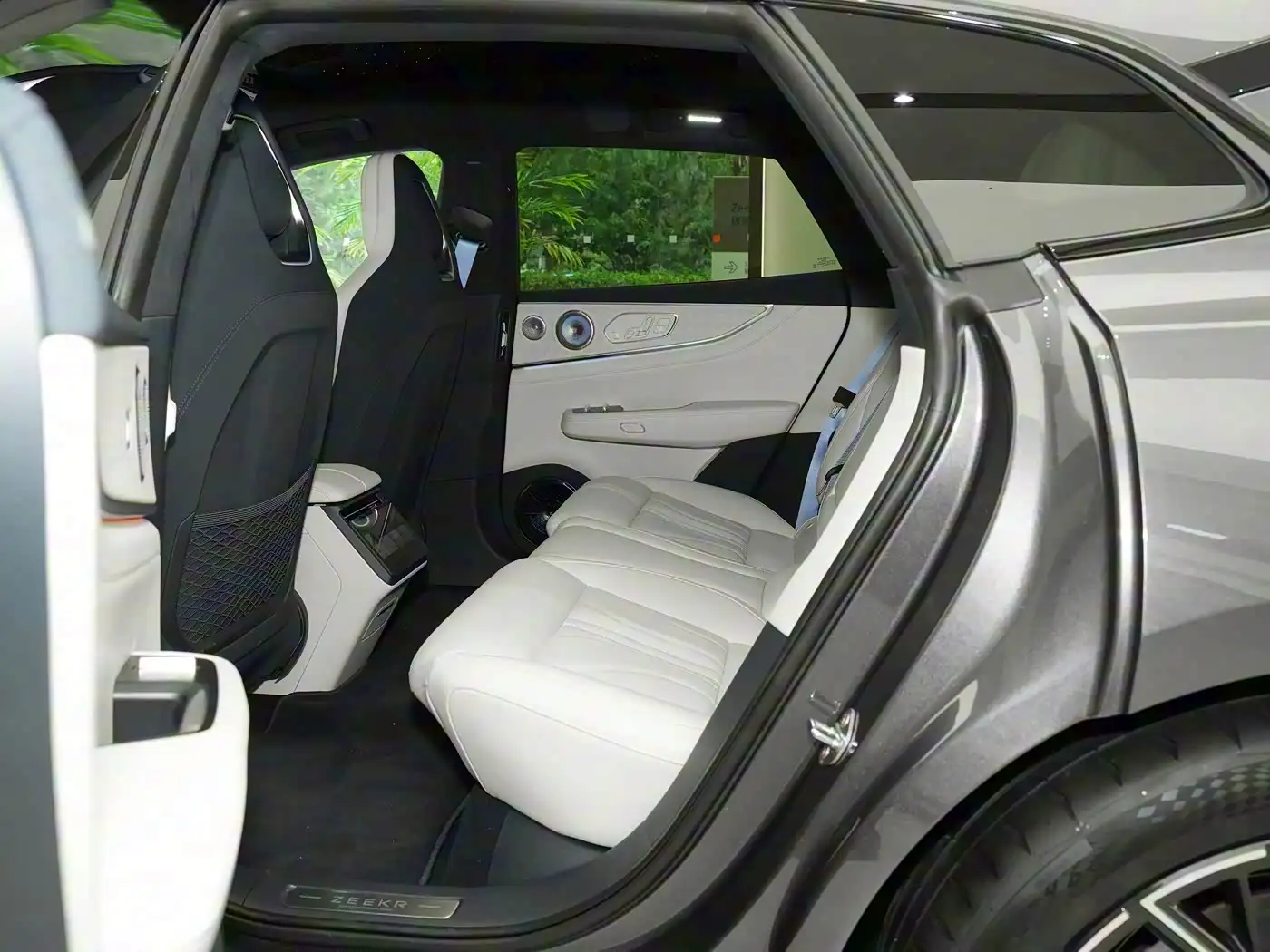 ZEEKR 001 interior (1) ZEEKR 001 - الصورة 7