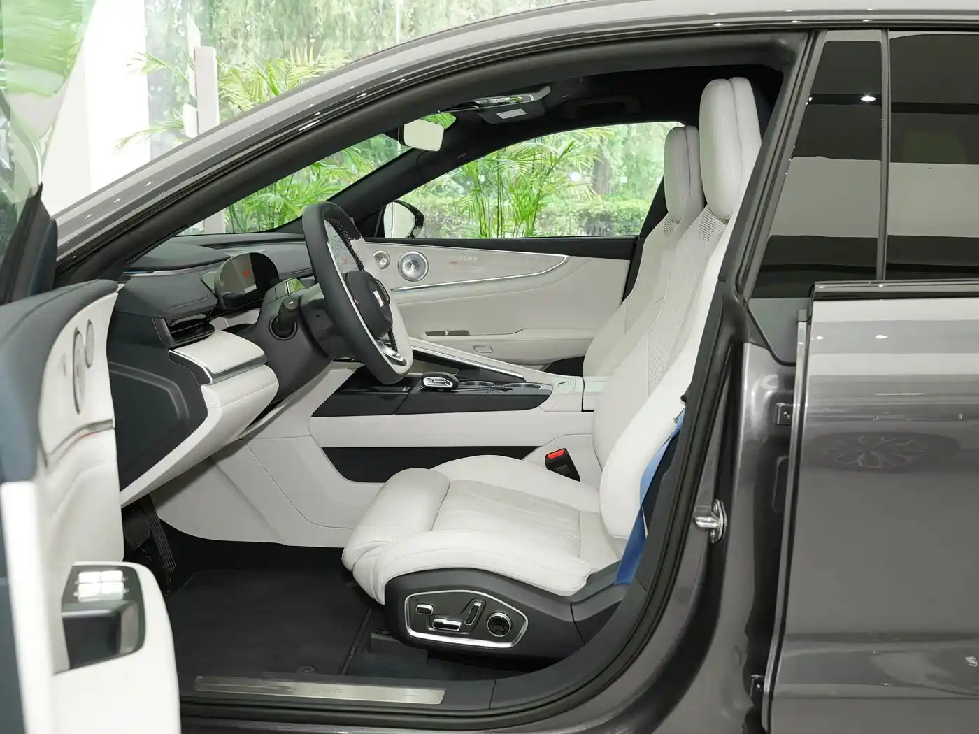 ZEEKR 001 interior (4) ZEEKR 001 - الصورة 6