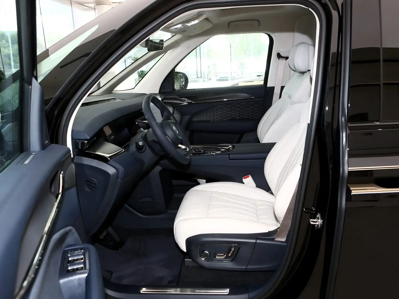 ZEEKR 009 interior (4) ZEEKR 009 - Image 6