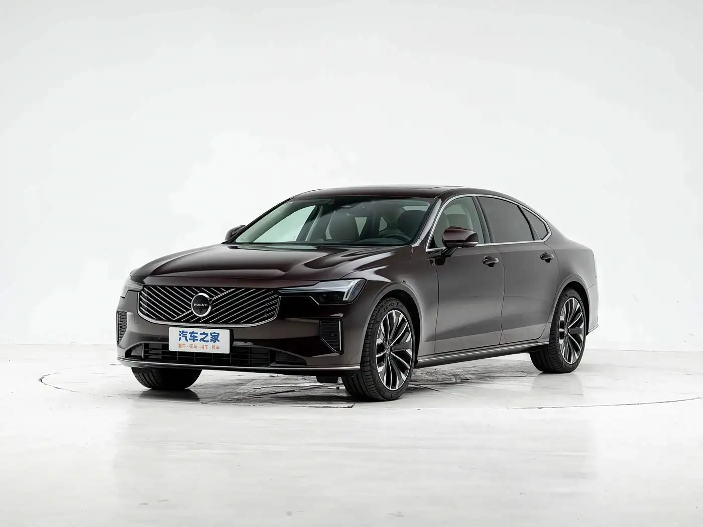 Volvo S90 exterior (2) Volvo S90 - الصورة 1