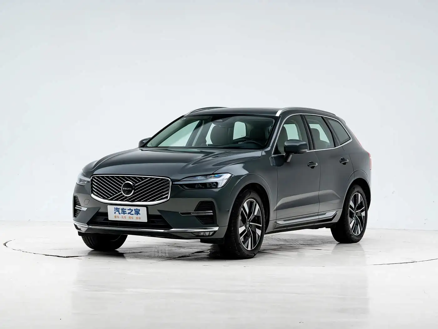 Volvo XC60 exterior (3) Volvo XC60 - Image 1